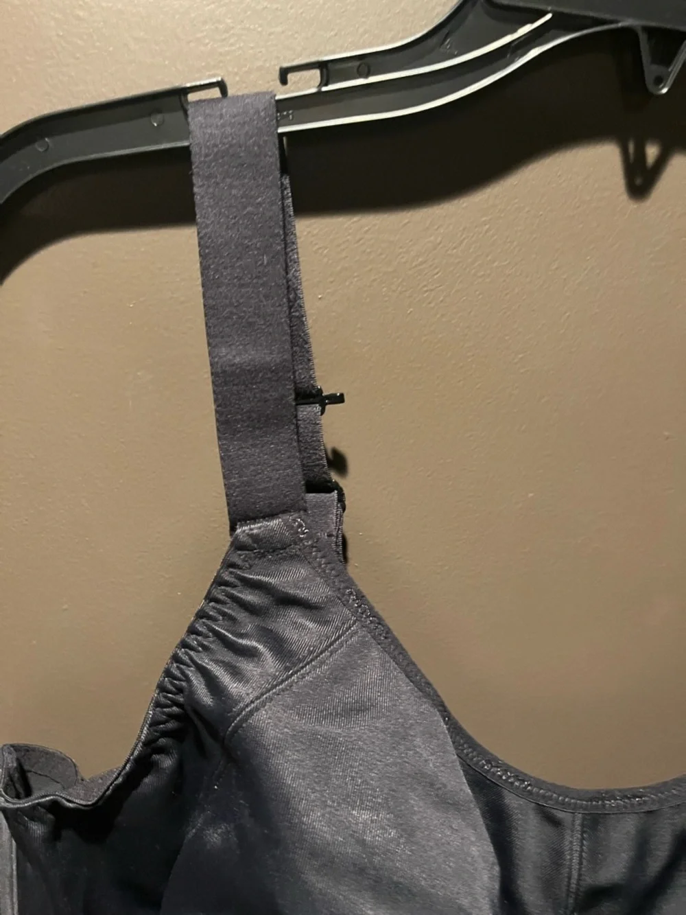 Elomi Black Full-Coverage Support Bra - Picture 4 of 9